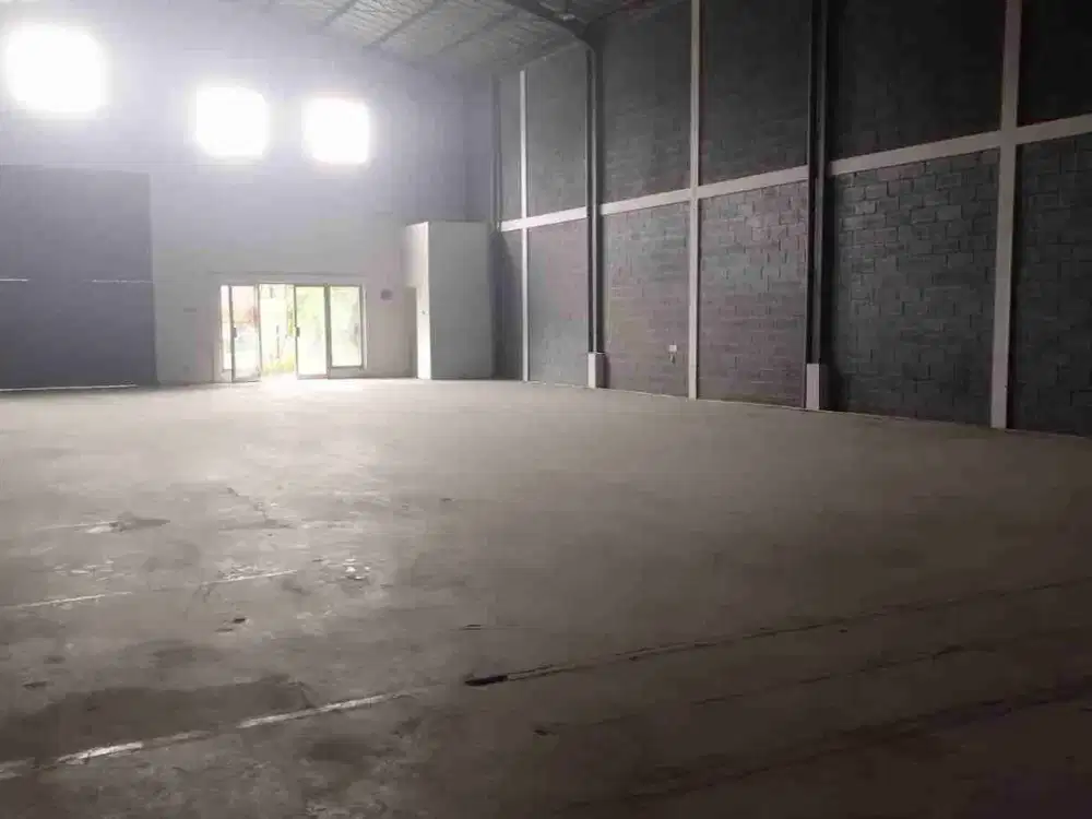 DI SEWAKAN CEPAT Gudang rapi siap pakai taman tekno BSD Tangerang Selatan