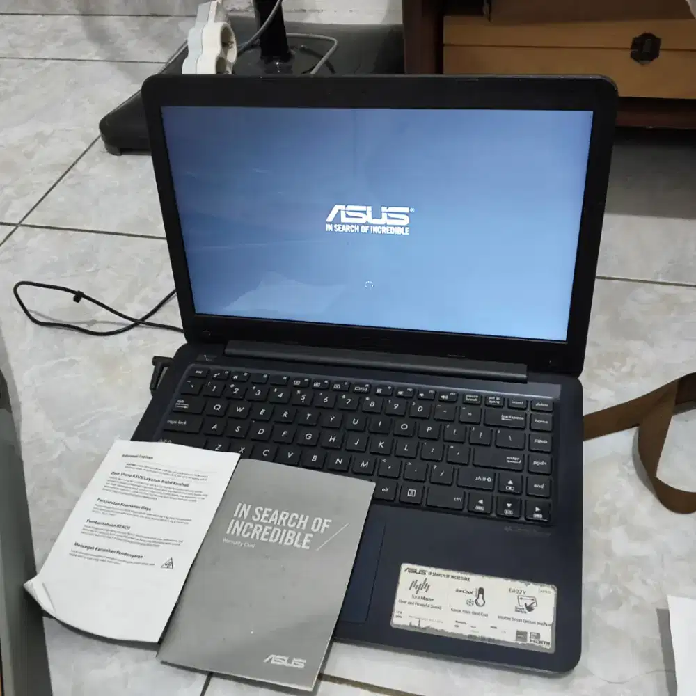 LAPTOP ASUS E402Y