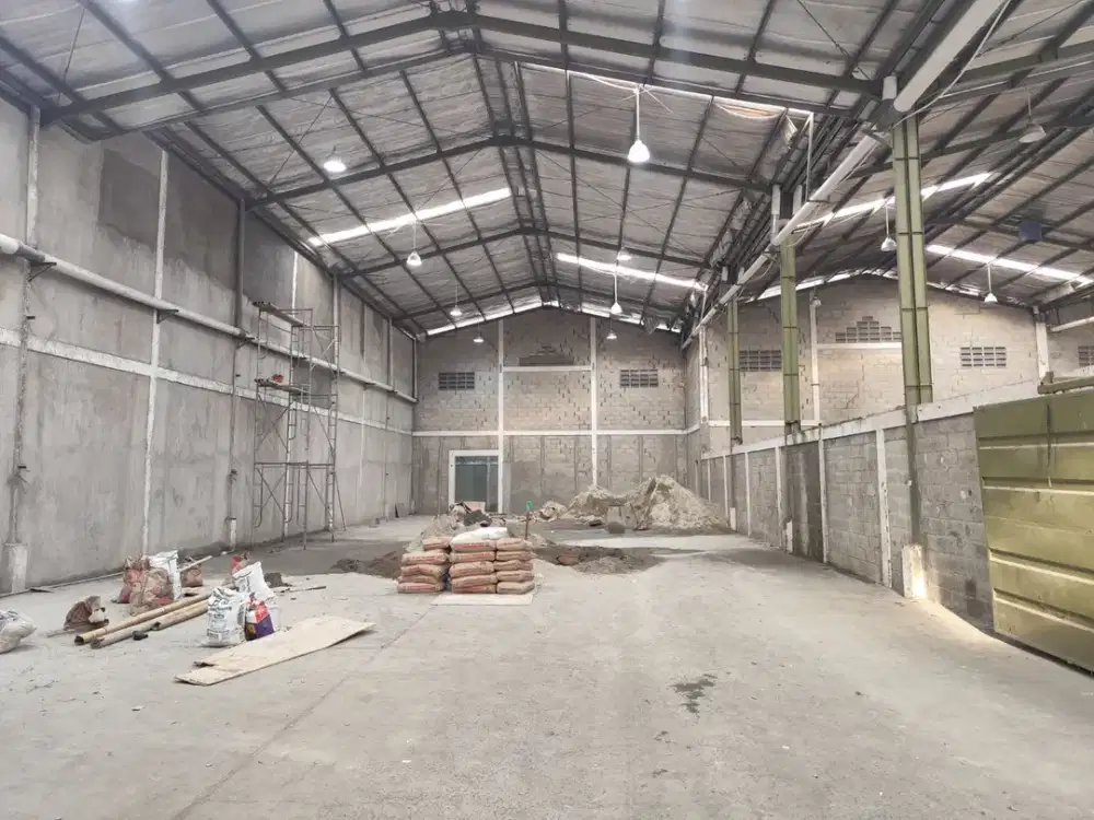 DI SEWA CEPAT! gudang besar cocok segala usaha lokasi taman tekno BSD