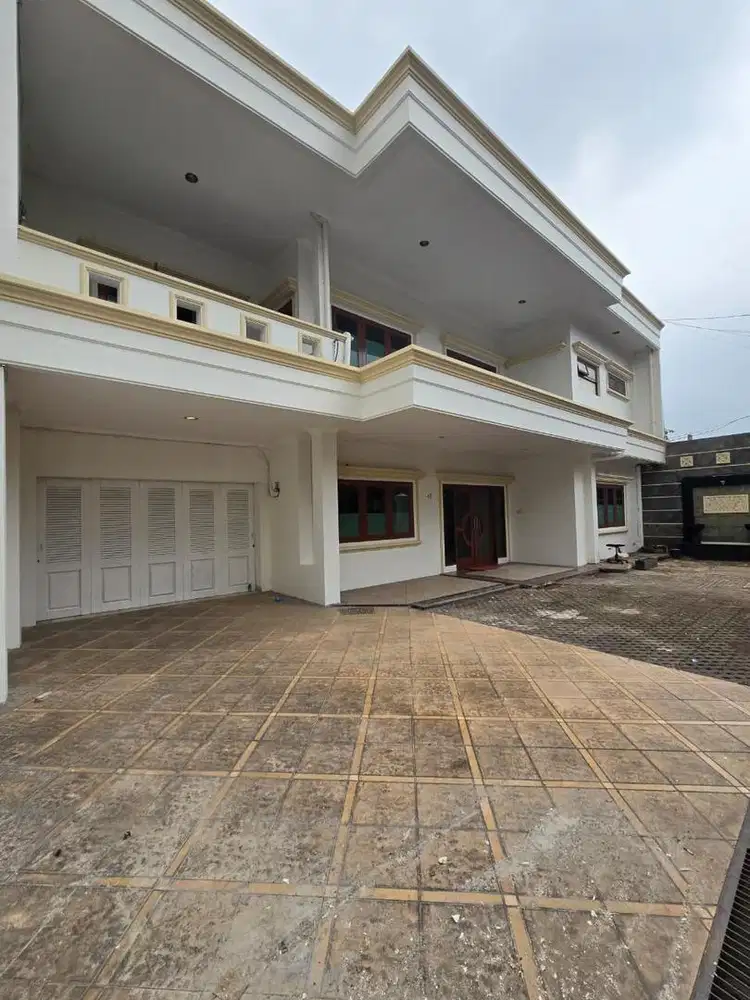 Dijual Rumah Mewah Lokasi Strategis di Kawasan Tebet Jakarta Selatan