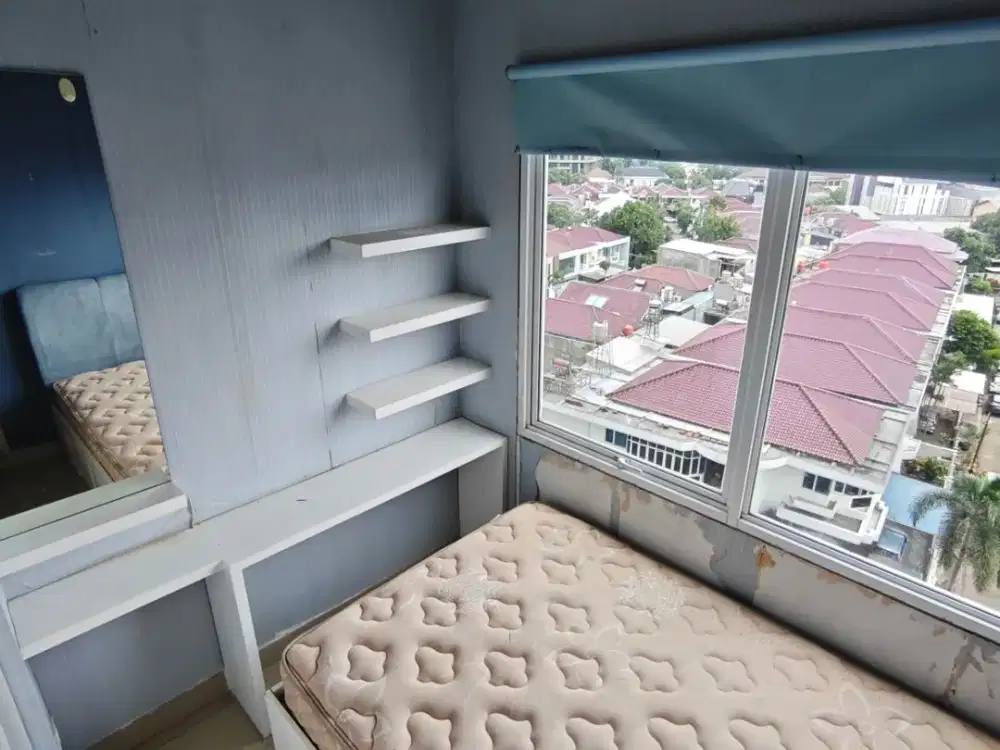 Disewakan Apartemen The Nest di Puri Dengan 2 Kamar Tidur Kondisi Furnish Luas 44 m2 Harga Termurah 25 Juta/Tahun NET