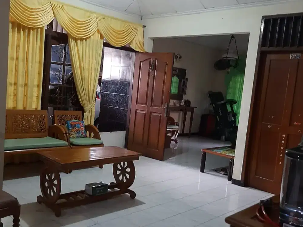 DIJUAL RUMAH PRAJA KEBAYORAN LAMA DEKET JALAN ARTERI PONDOK INDAH JAKARTA SELATAN