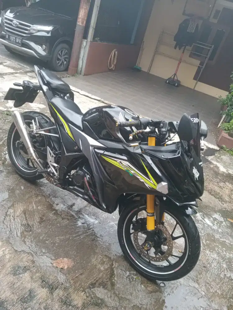 Jual honda CBR 150R 2016