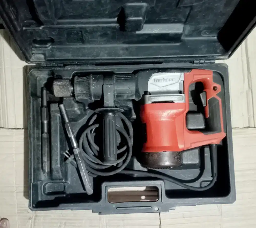 Mesin bobok beton atau Jack hammer maktec mt 860