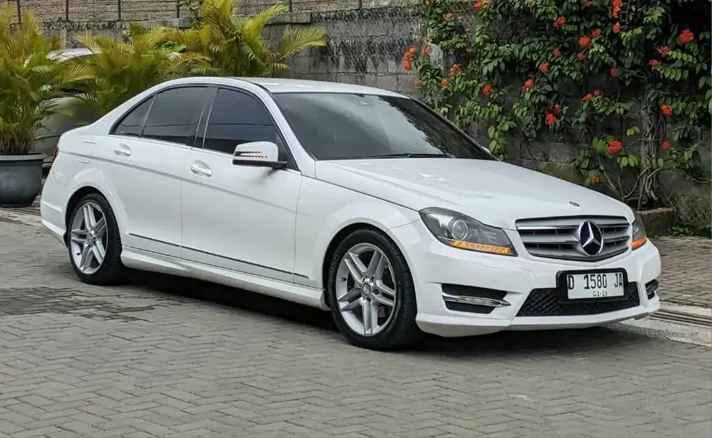 LowKM 83rb MERCEDES BENZ C 250 CGI AVANTGARDE 1.8 AT 2012 BANDUNG
