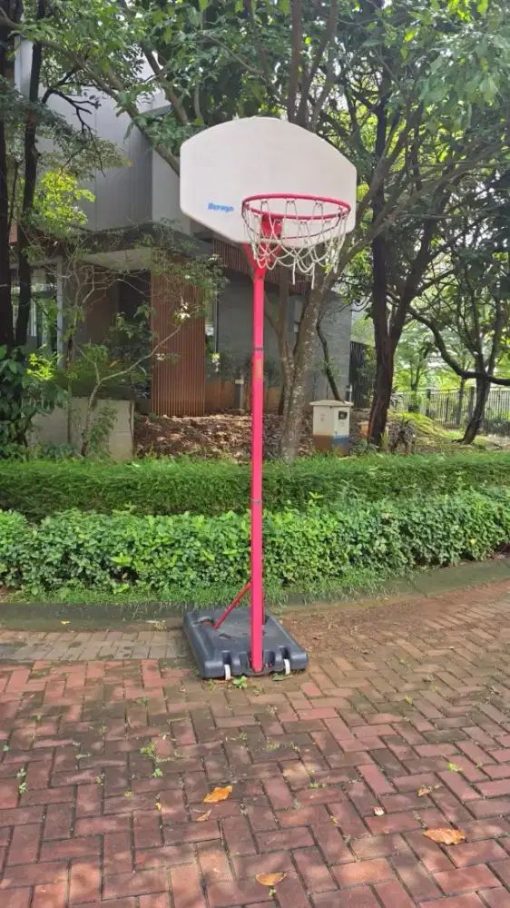 BERWYN Stand Basket Portable