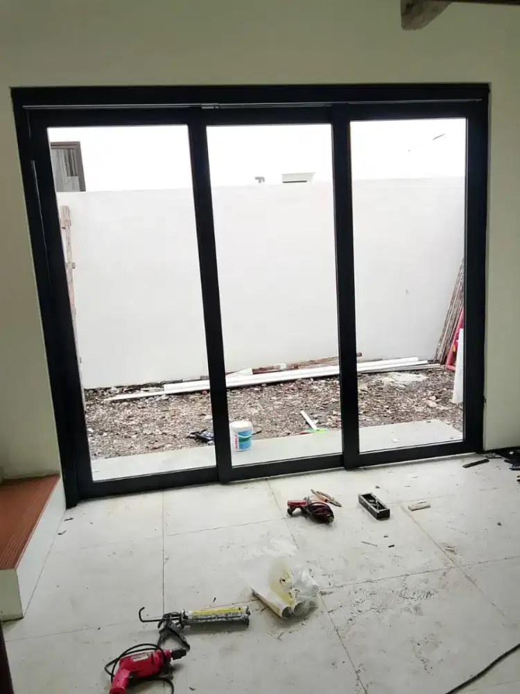 Pintu sleding Swing Alumunium