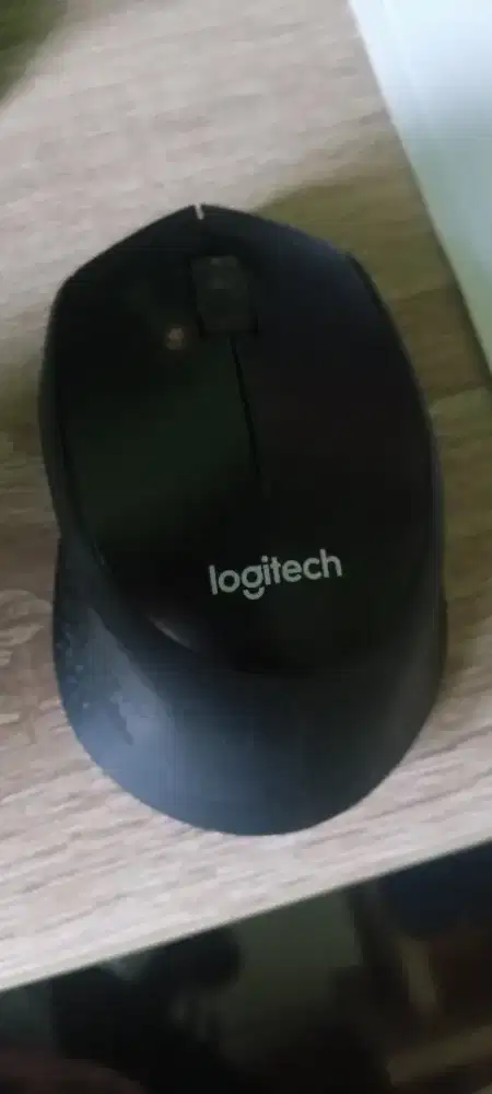 Mouse wireless m 331 siap pakai