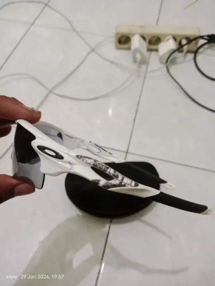 Kacamata Oakley Radarlock