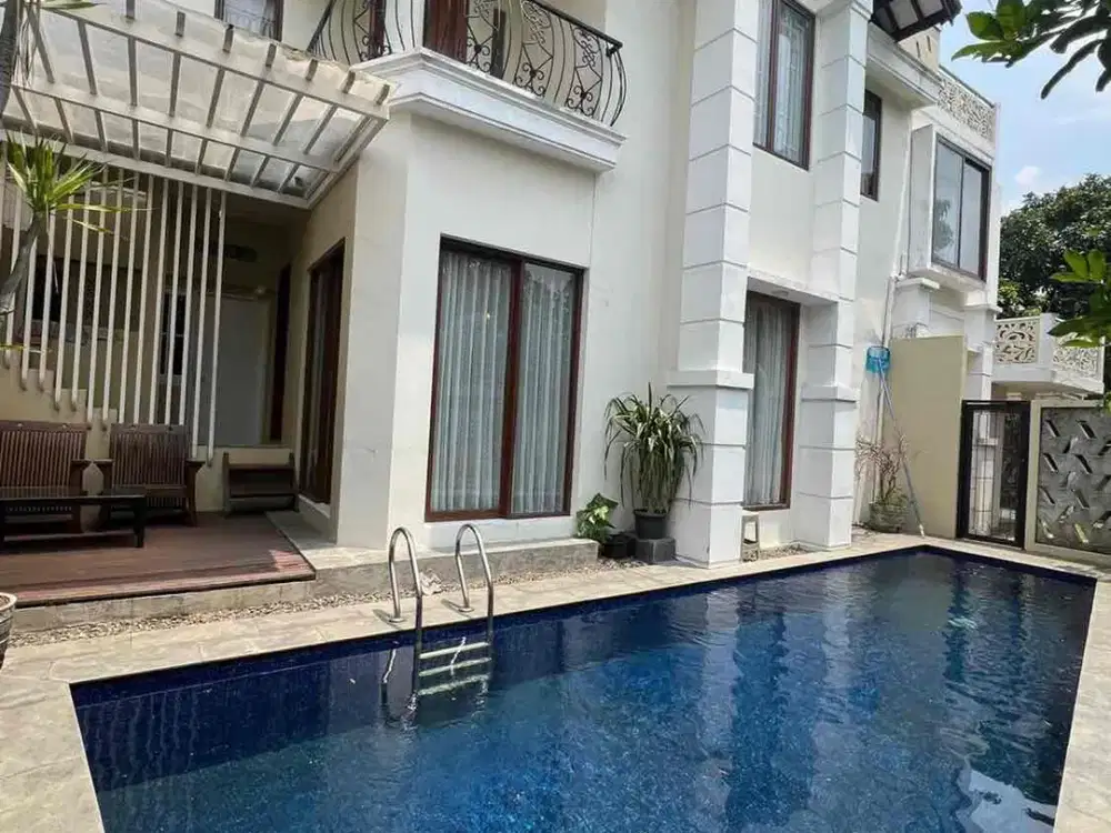 Dijual Rumah full Furnish private pool sentul city