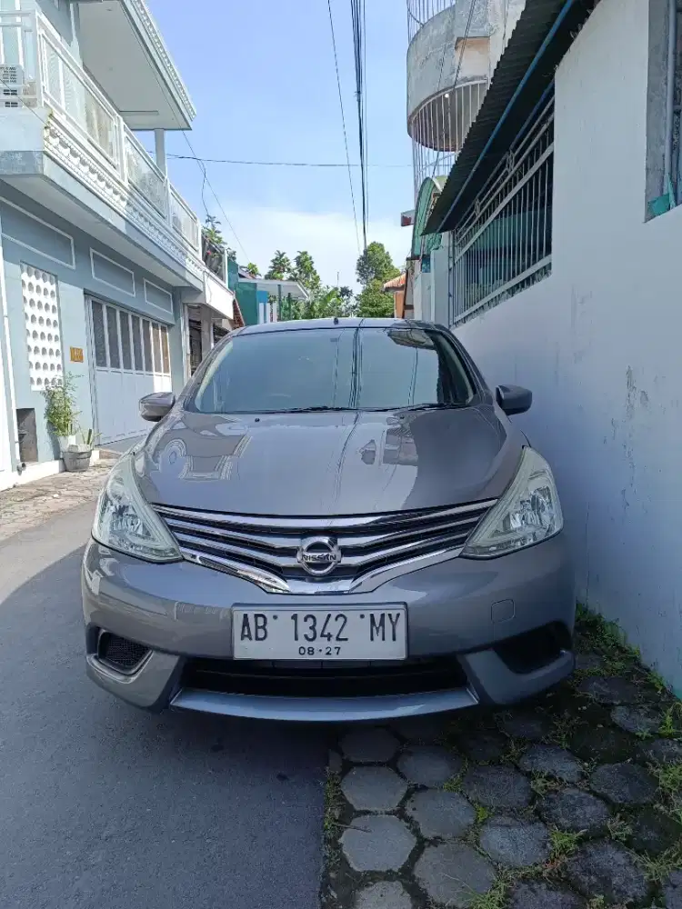 Nissan grandlivina SV Mt Ab 2017