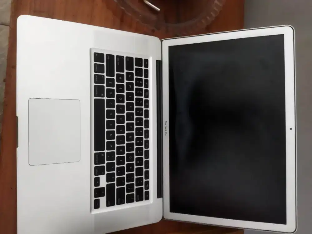 laptop macbook pro / rusak