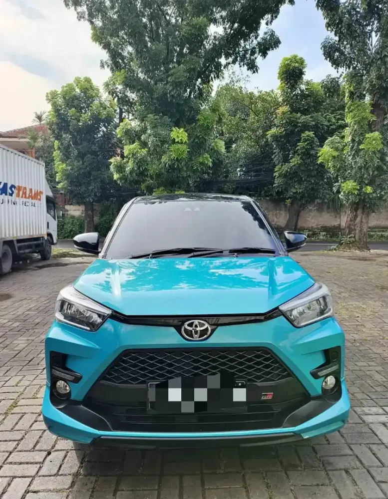 Toyota Raize 1.0 GR Sport TSS Two Tone Matic, warna Biru Hitam