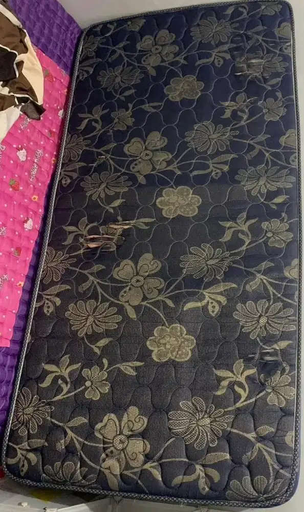 Kasur matras anti kempes