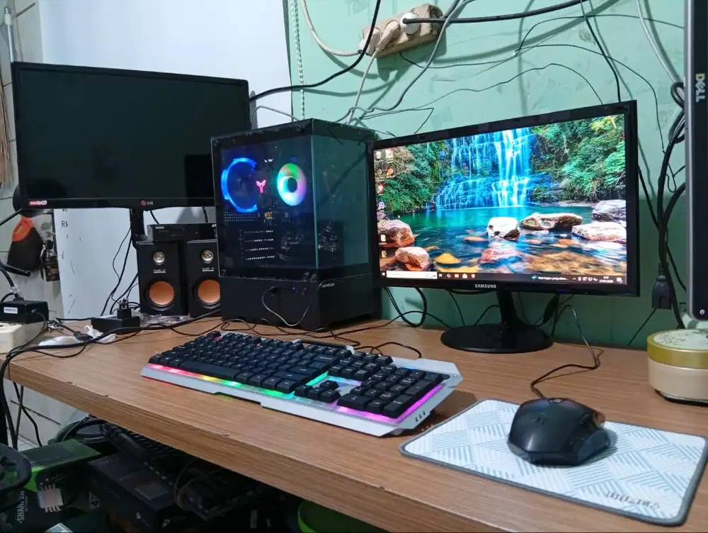 1 Set PC Ryzen 5, ram 12gb + Samsung 19