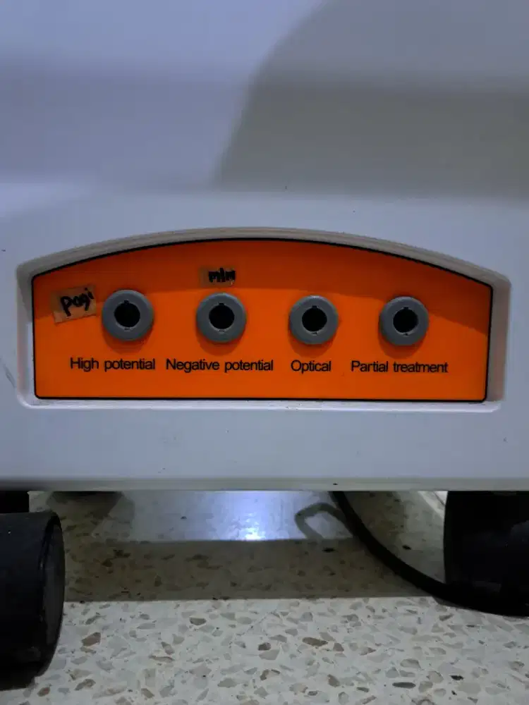 WAKI  Mesin Terapi Listrik Tegangan Tinggi WK-2076