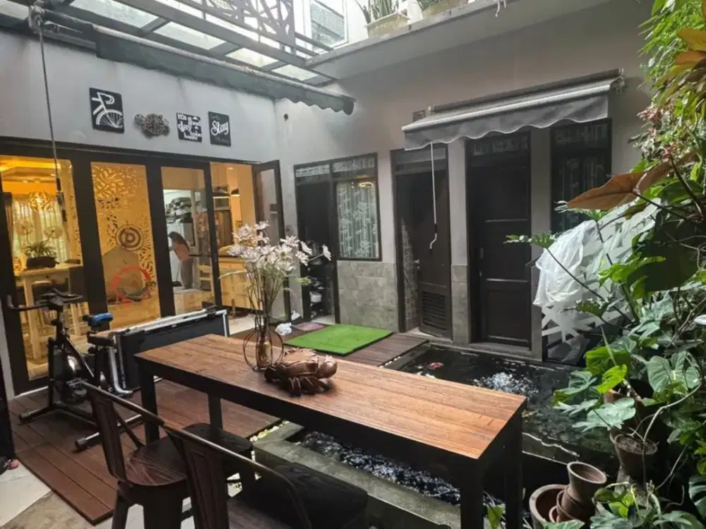 Rumah Renovasi Depan Taman Cantik Delatinos BSD city
