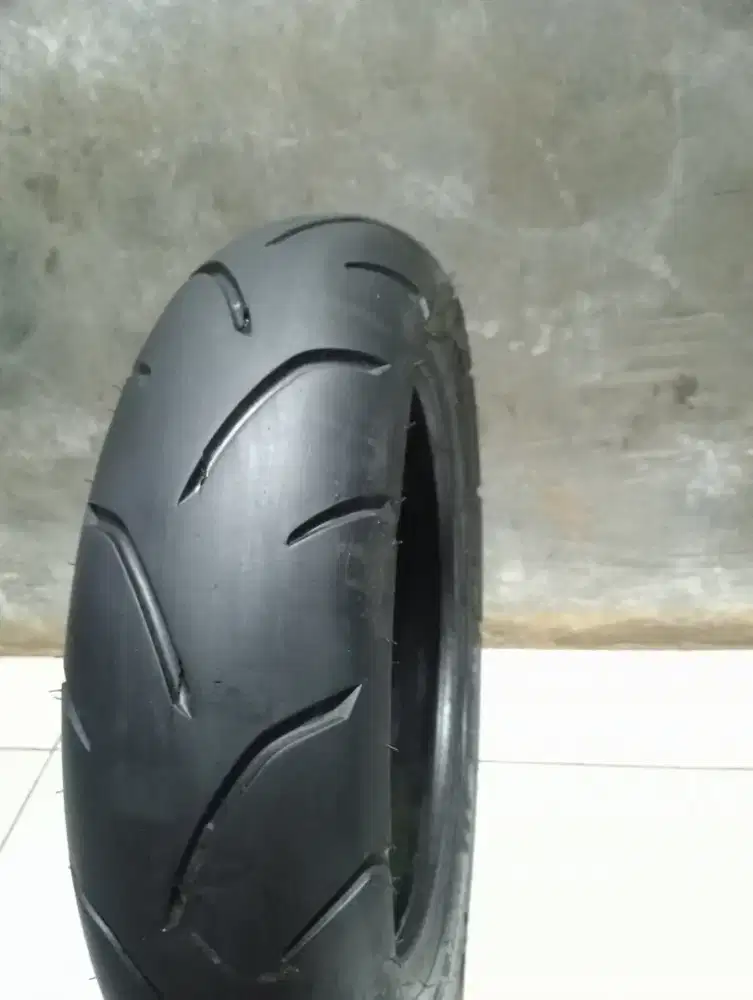 Ban belakang NMAX ukuran 130/70-13 merk irc tubles