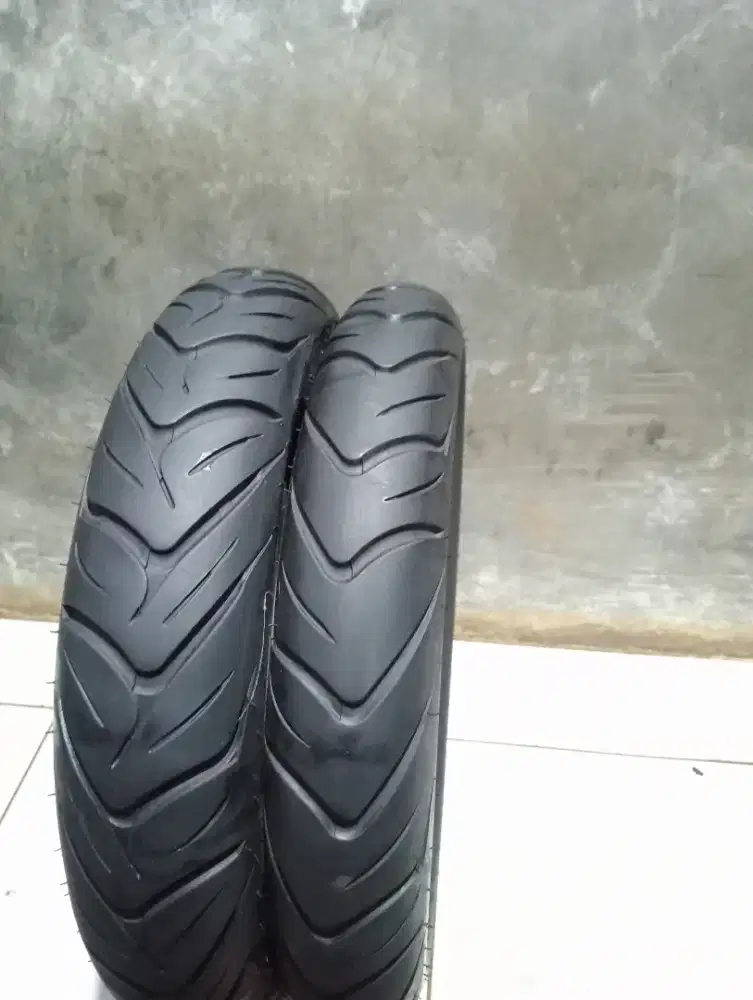 Sepasang ban metic ukuran 90/80 100/80 ring 14 merk irc tubles