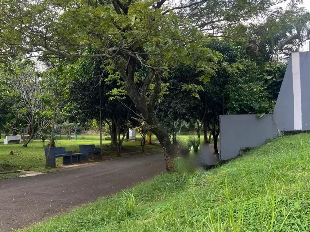 Kavling Badan Depan Taman Lingkungan Asri Girya Loka BSD city