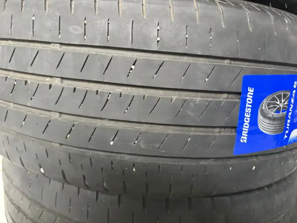 Bridgestone ban mobil R17 205/50