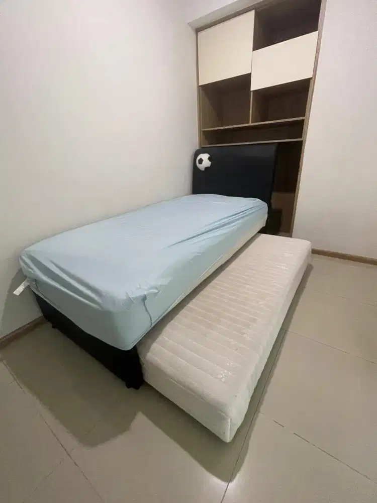Tempat tidur susun single
