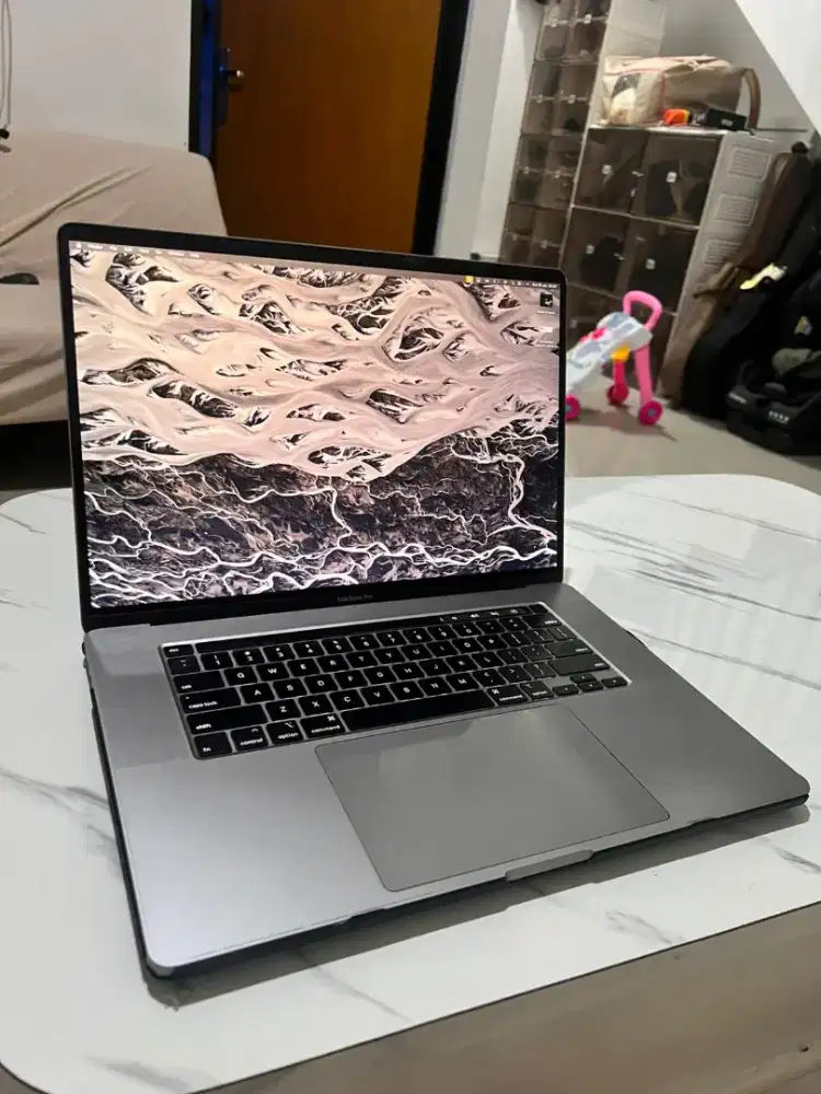 Macbook Pro 16 inci (2019) 16GB