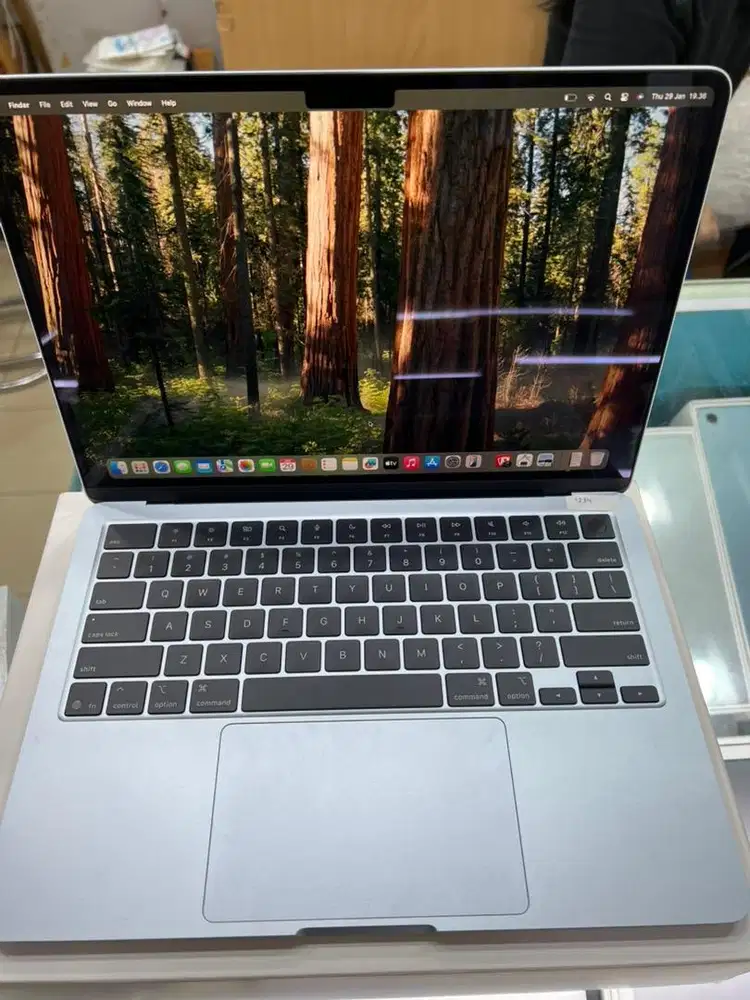 Macbook air m4 13 inch ram 24 ssd 512 garansi ibox panjang