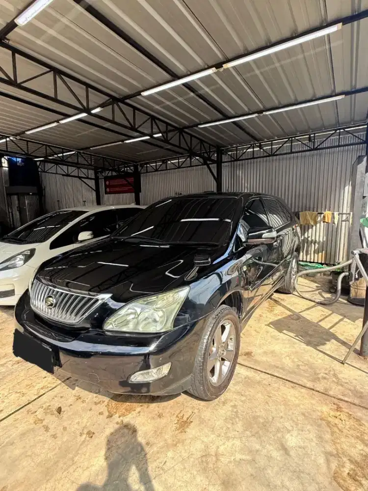 TOYOTA HARRIER 2010
