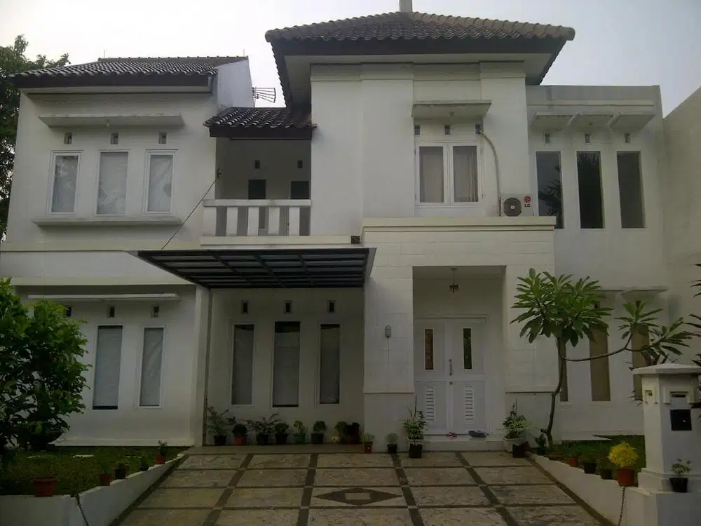 Dijual Rumah 2 Lantai Hook Full Furnish di Kebagusan Jakarta Selatan