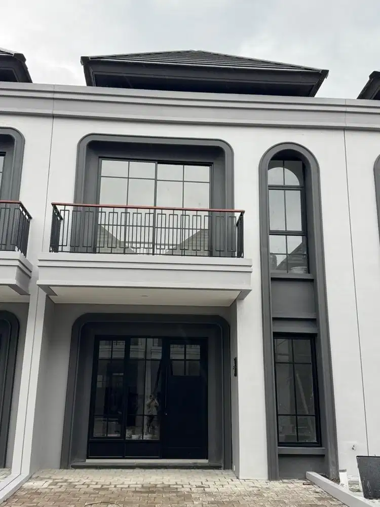 DISEWAKAN RUMAH GRESS MANSION NINE AMERICAN CLASSIC