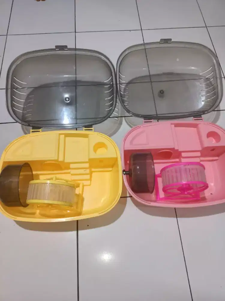 Kandang hamster portable Kondisi masih Baru (2pcs ) Pink & Kuning