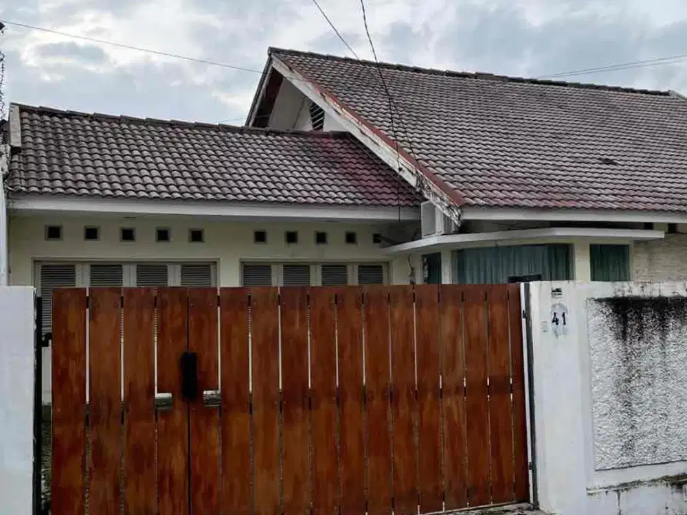 Rumah Hitung Tanah di Komplek Migas Kemanggisan Binus Jakarta Barat