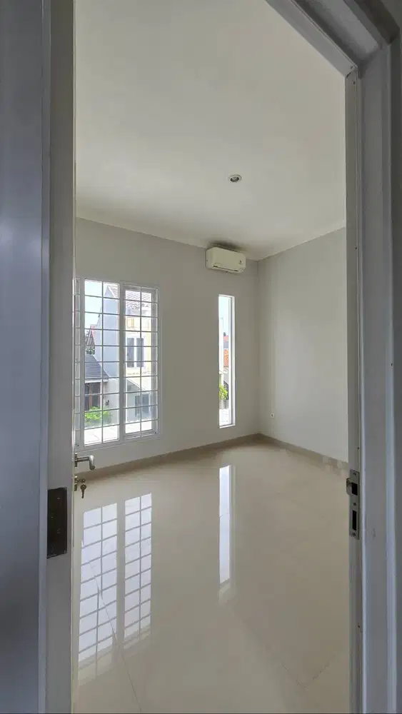 Disewakan Rumah 2 lantai, dekat LRT Jatibening Baru dan CIkunir 1