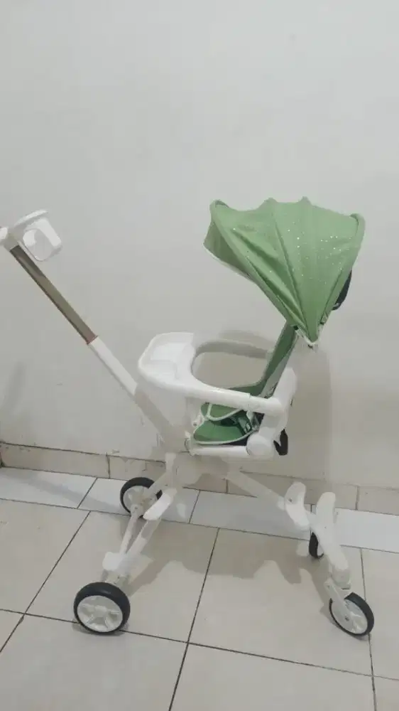 Stroller baby warna putih