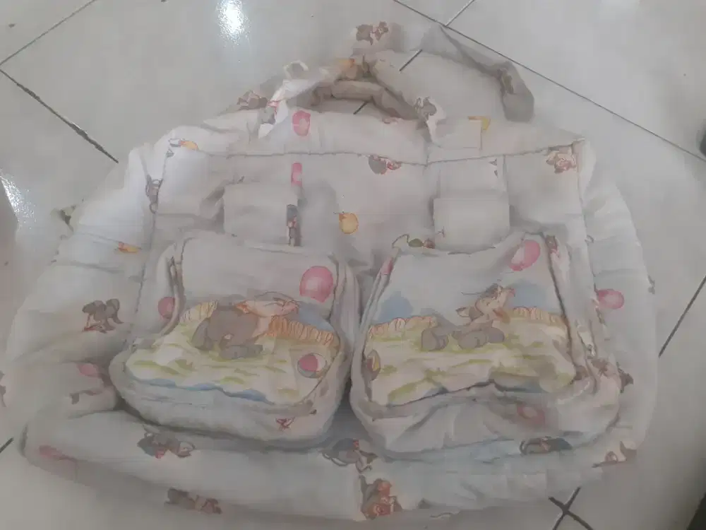 Tas bayi dan tas sekolah