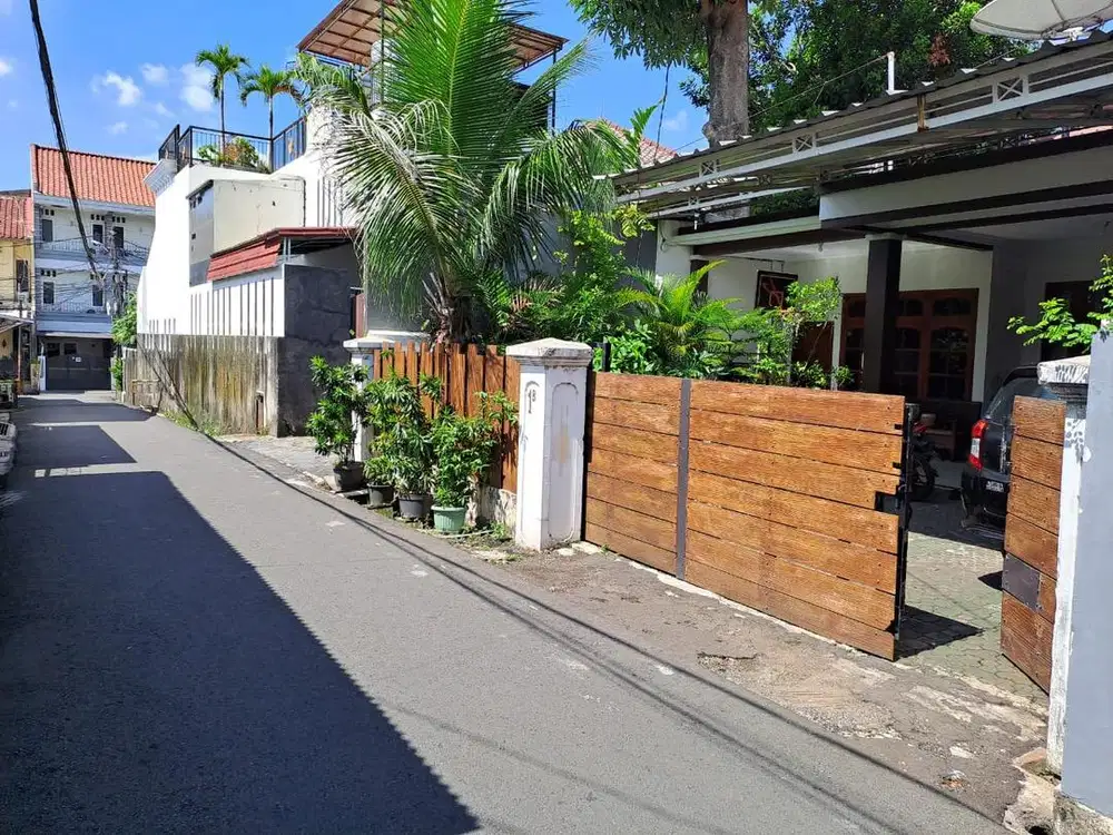 Dijual Rumah Lokasi Strategis di Tebet Jakarta Selatan