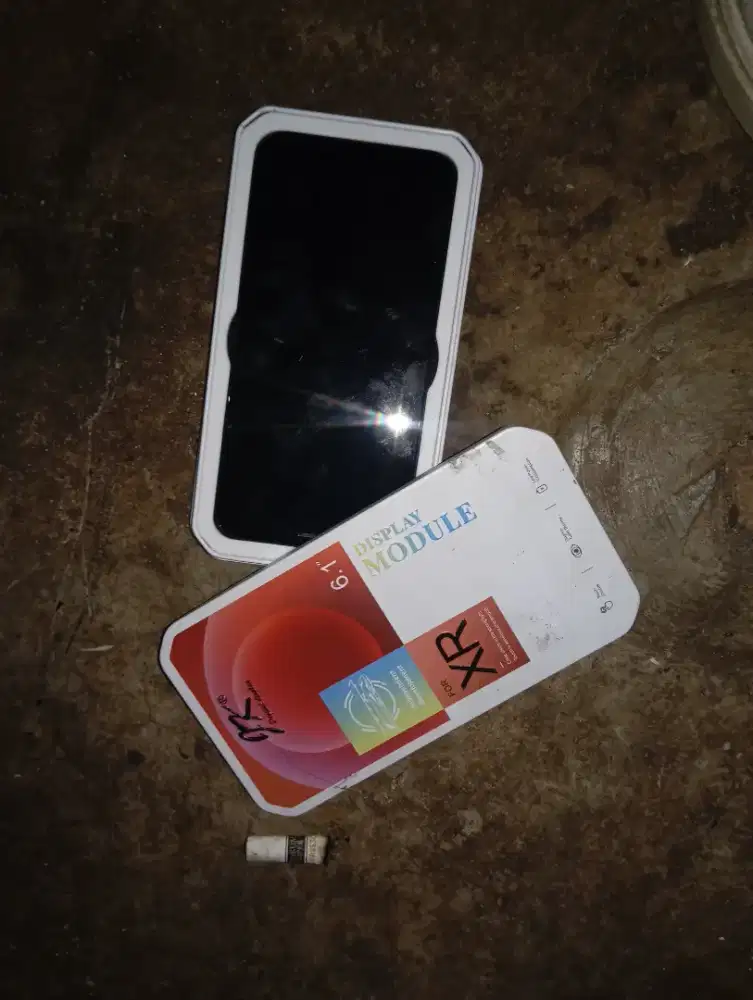 LCD iphone XR blum pernah dipake