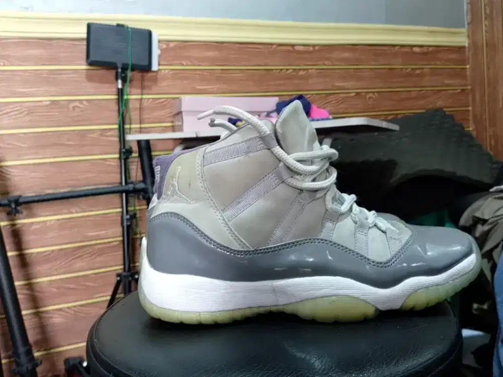 Sepatu Nike air Jordan 11 cool grey size 40