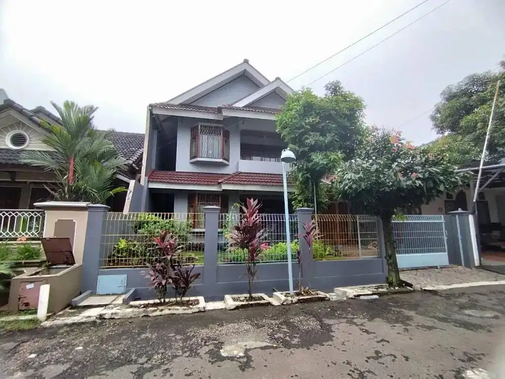 Dijual Rumah dengan Pekarangan Luas di Pasar Minggu Jakarta Selatan