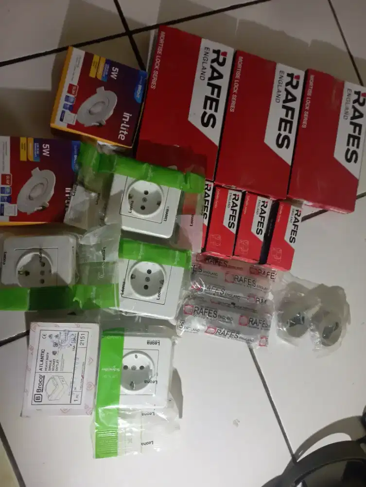 Bodi konci pintu sleding