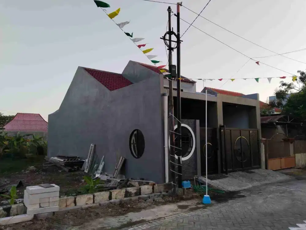 Murah Harga 300 jtan Dijual Rumah Siap Huni. Full renovasi total bonus 2 AC
*Lokasi Perum. Mentari Bumi Sejahtera (MBS) candi Sidoarjo*