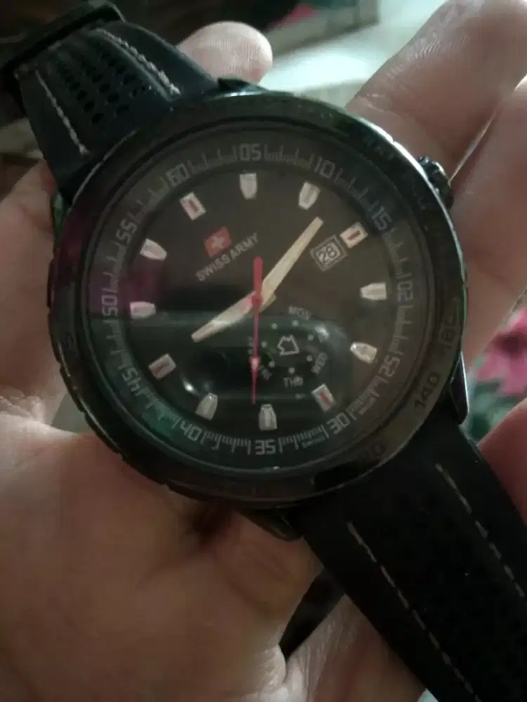 Jam tangan Swiss army