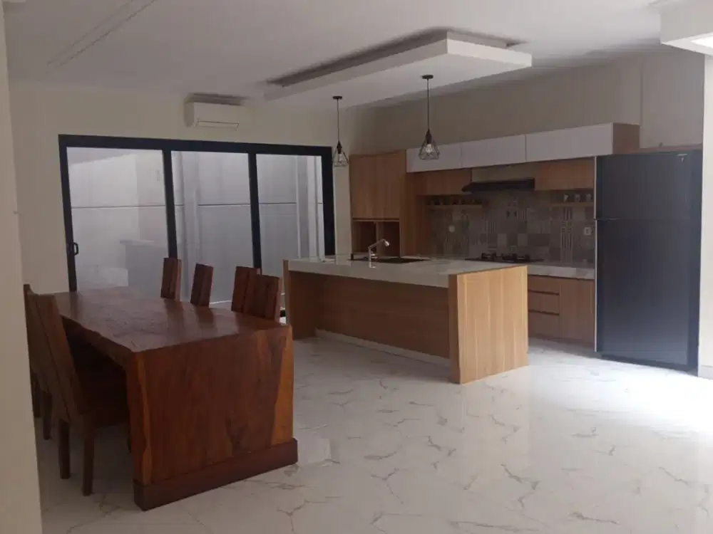 Disewakan Rumah di Cluster Btari Summarecon Bandung Semi Furnish