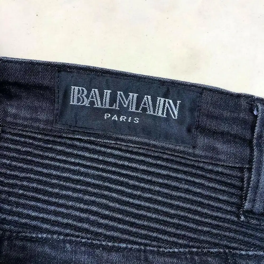 BALMAIN PARIS ORIGINAL Size 30 MADE IN JAPAN