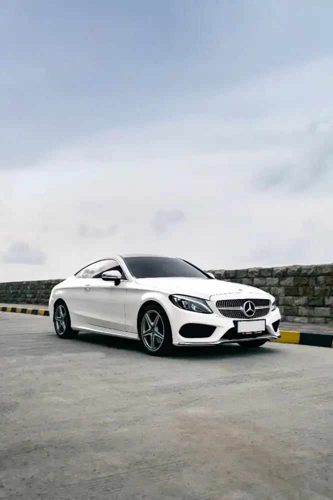 (KM 5000!) C200 Coupe AMG Line