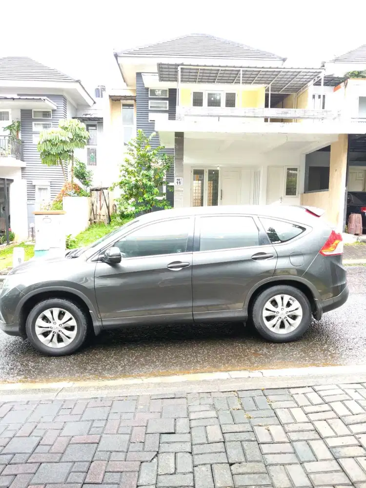Dijual cepat CRV 2.0 Matic - 2013 - pemakaian 2014