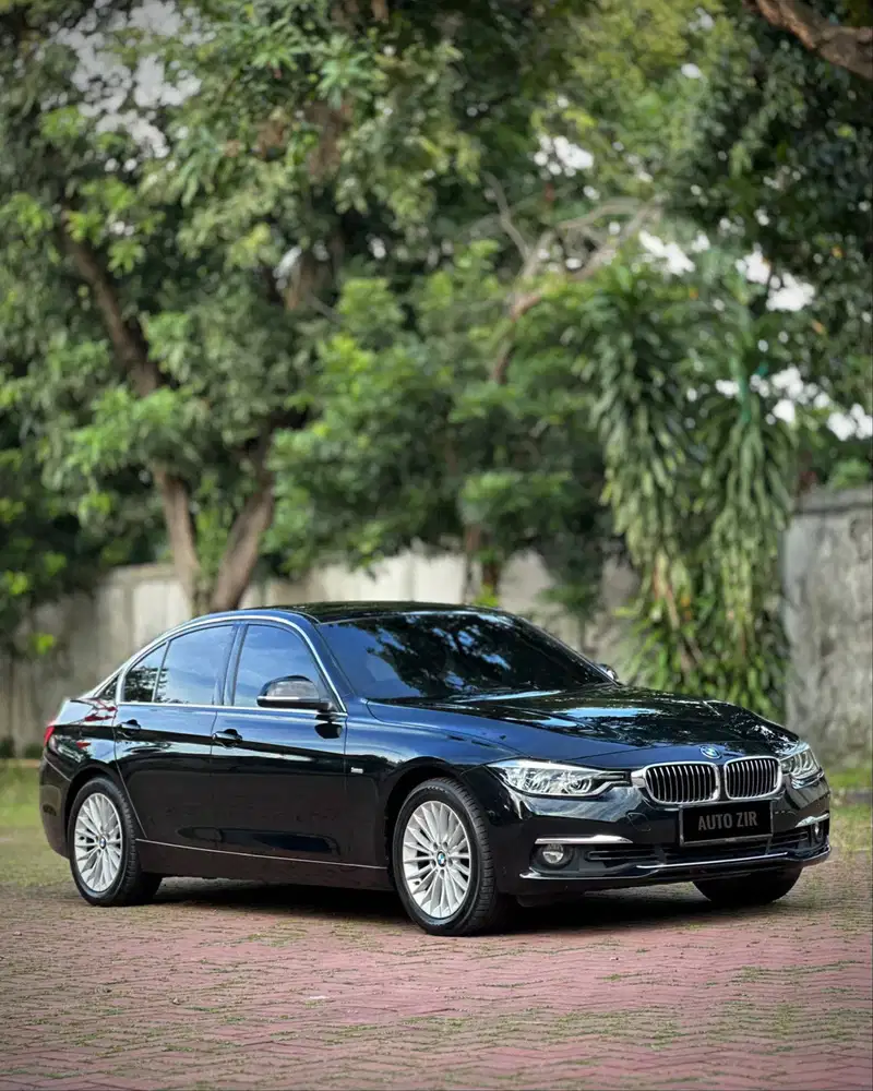 BMW 320i F30 Hitam 2018 Tdp Murmer Ori Low KM Menarik Record Astra Bu