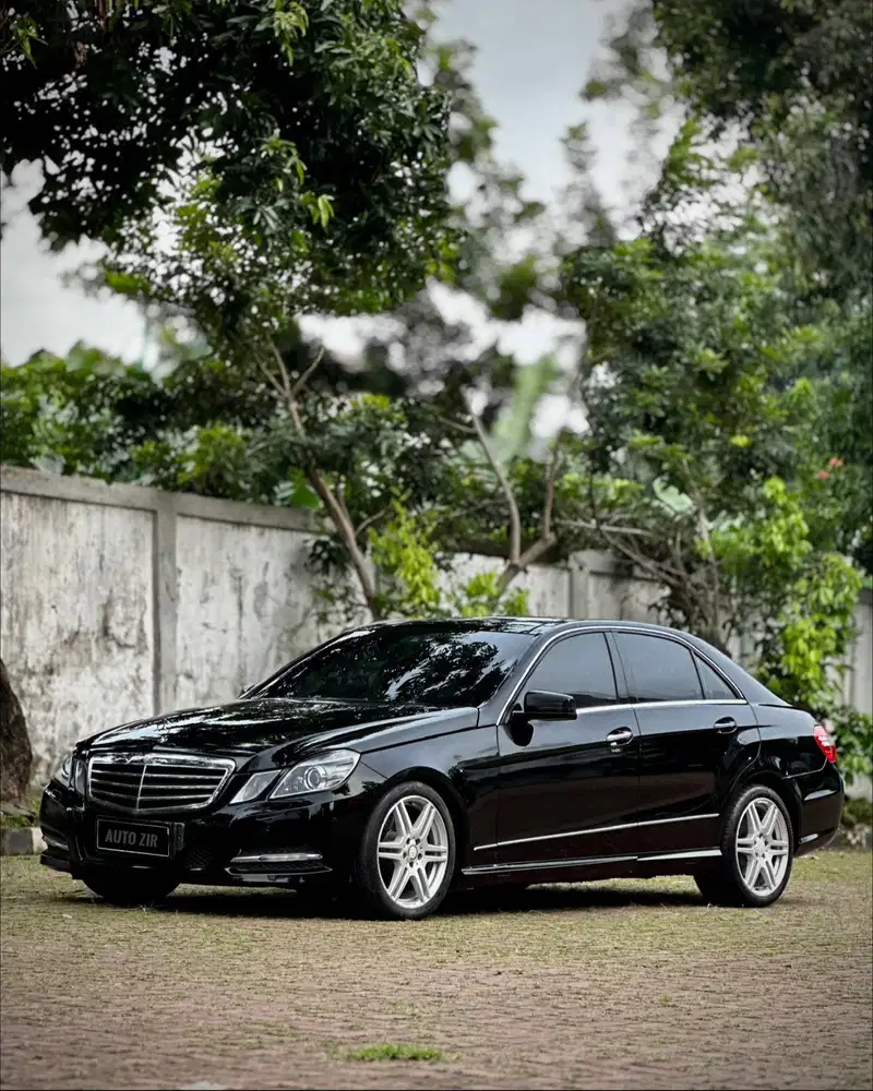 Mercedes Benz E300 AVG Hitam Low KM 2013 Tdp Murmer Ori Menarik Bu Ok