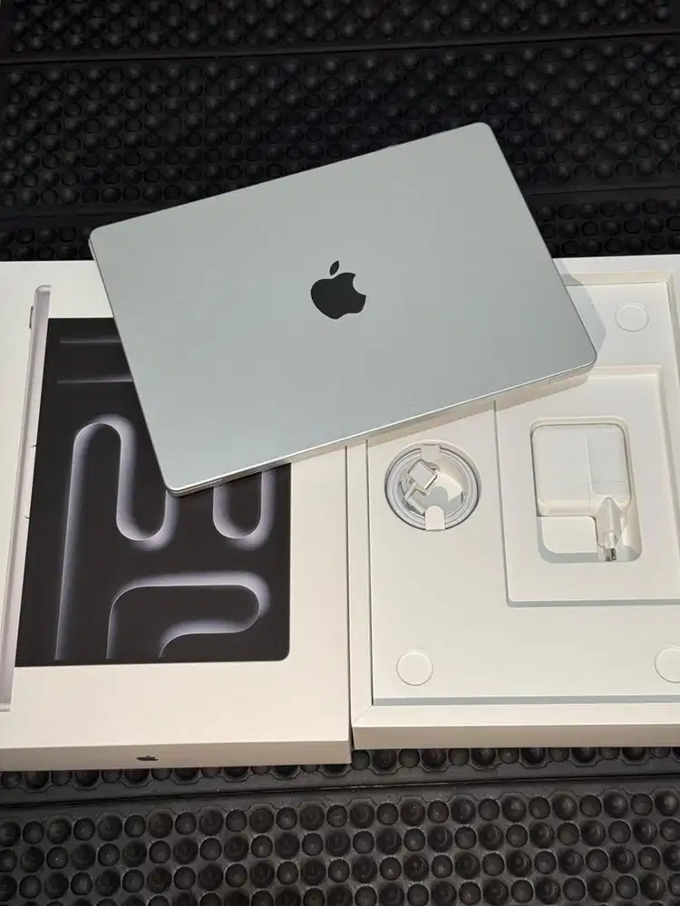 IBOX MACBOOK PRO M5 16/512 GB RESMI INDONESIA